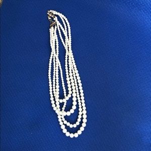 3 strand pearl necklace